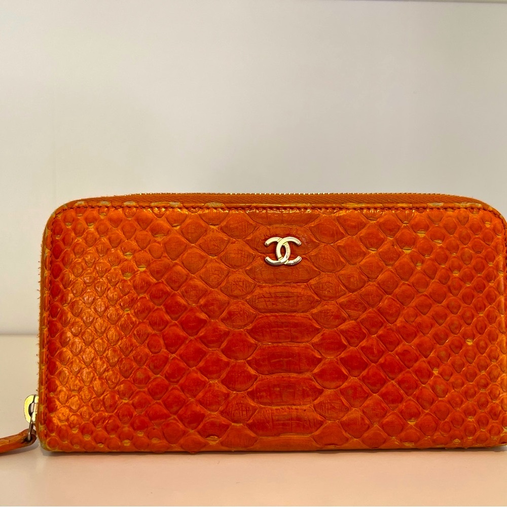 🍊🐅🐍CHANEL Orange Exotic Leather Wallet